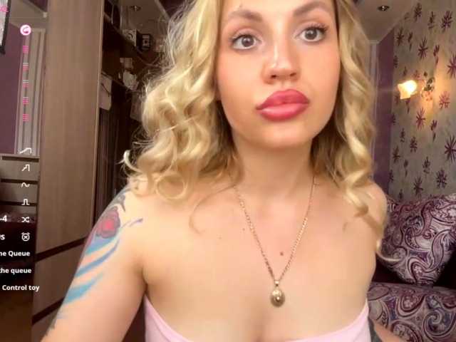 ElsyBraman live cam on BongaCams
