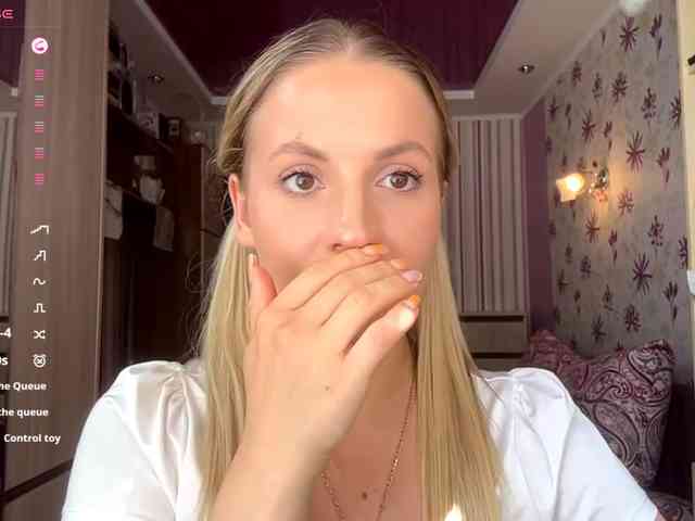 ElsyBraman Live Webcam on BongaCams