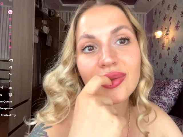 Elsybraman's cam show statistics and live stream