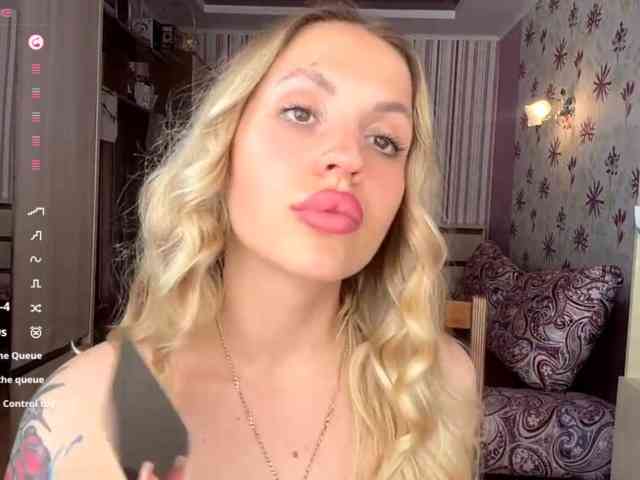 ElsyBraman Live Webcam on BongaCams