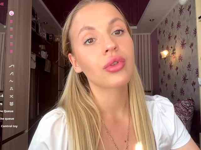 ElsyBraman Live Webcam on BongaCams