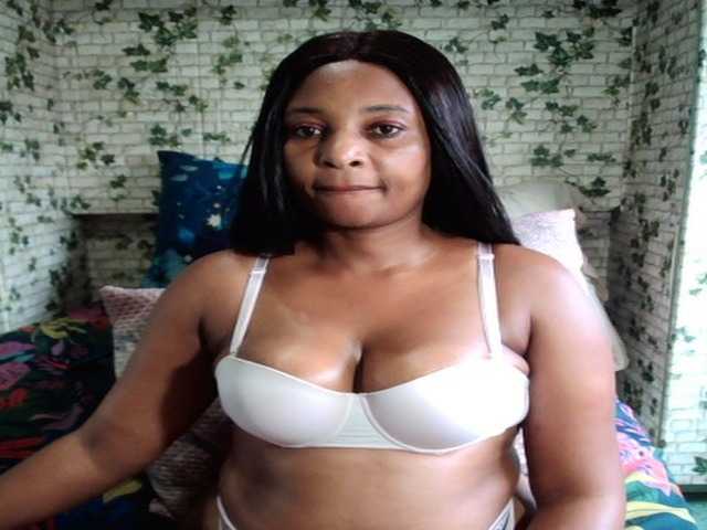 Ebonyseduction00 live cam on BongaCams