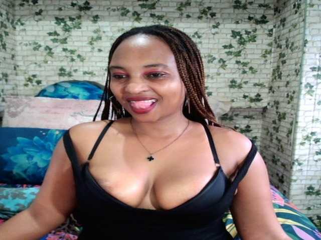 Ebonyseduction00 live cam on BongaCams