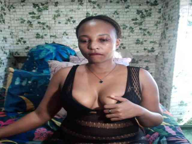 Ebonyseduction00 webcam