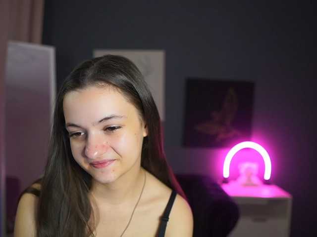 Zoenica, live now on BongaCams