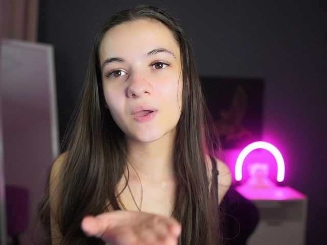 Zoenica — live female cam