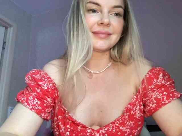 AnnaRosea Live Webcam on BongaCams