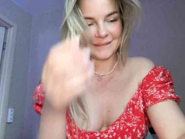 AnnaRosea Live Webcam on BongaCams