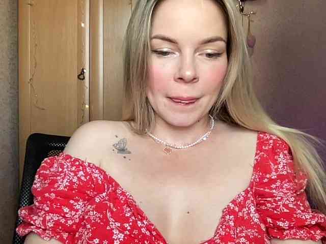 AnnaRosea Live Webcam on BongaCams
