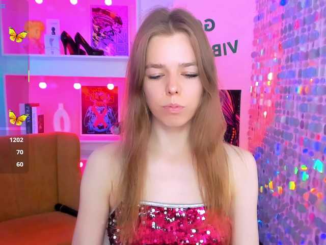 Tina-Taylor live cam preview