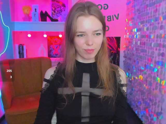 Tina-Taylor live cam
