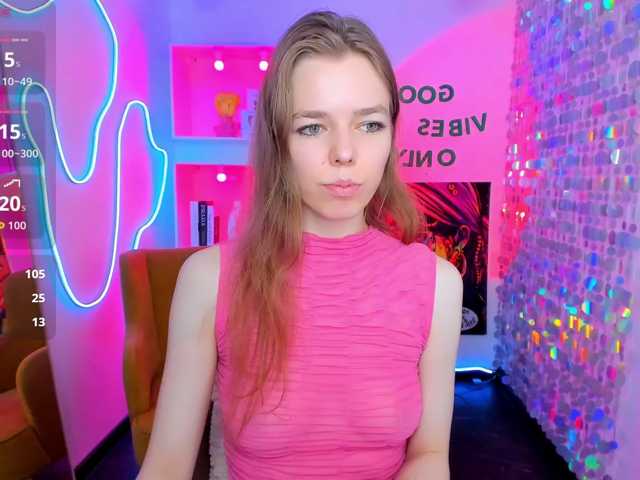 Tina-Taylor live cam preview