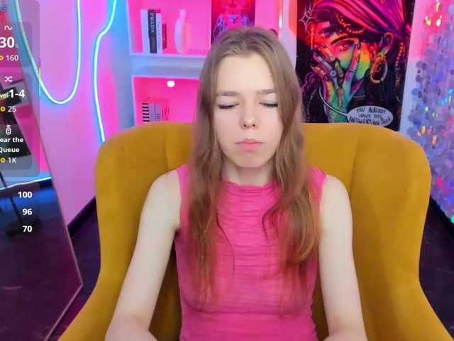 Tina-Taylor live cam preview
