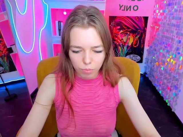 Tina-Taylor live cam preview