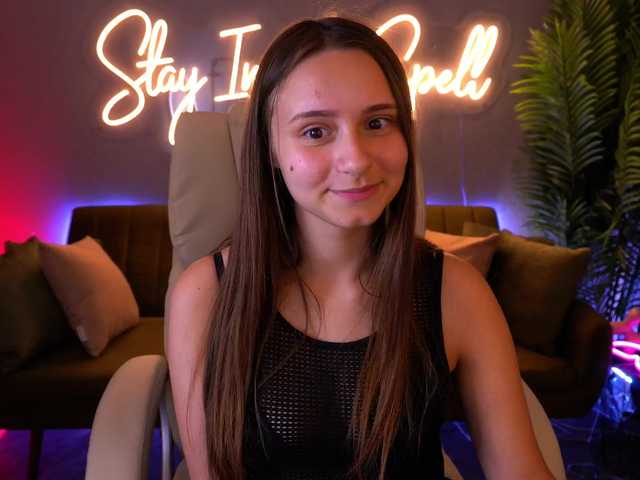 TinyNatalie live cam on BongaCams