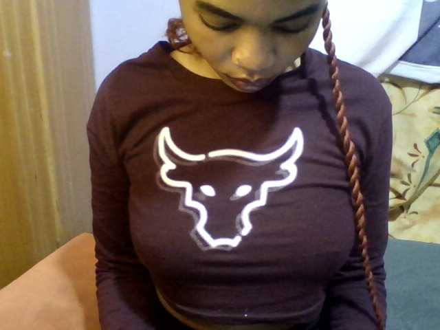 Pretty-lolah live cam on BongaCams