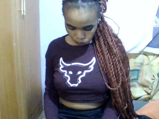 Pretty-lolah live cam on BongaCams