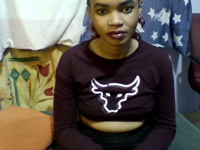 Pretty-lolah live cam on BongaCams