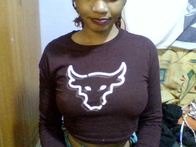 Pretty-lolah live cam on BongaCams