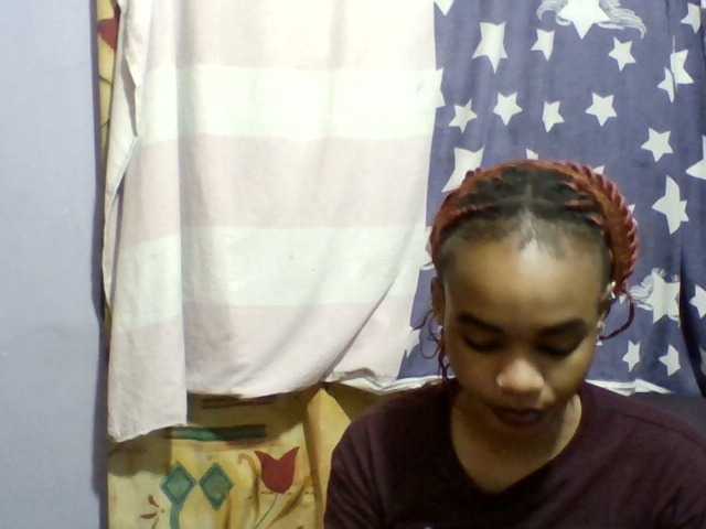 Pretty-lolah live cam on BongaCams
