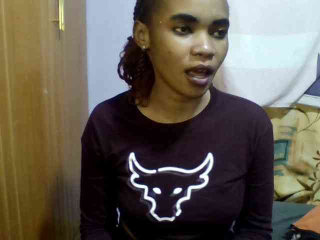 Pretty-lolah webcam