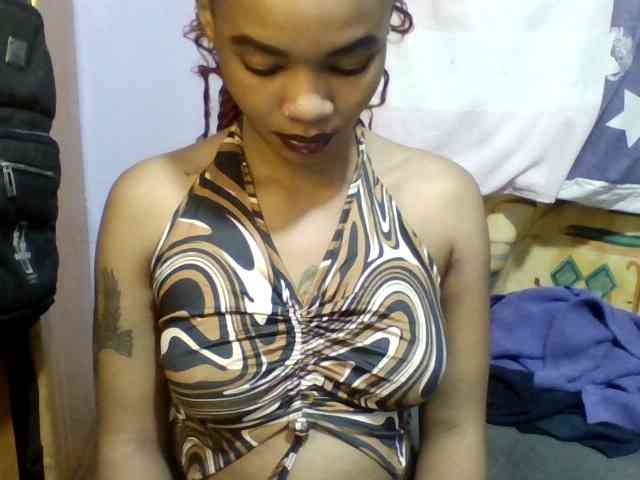 Pretty-lolah webcam