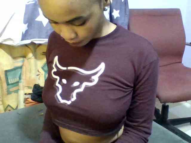 Pretty-lolah webcam