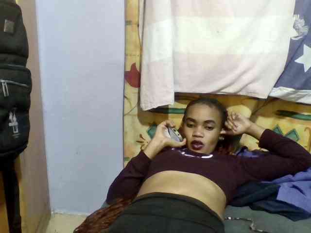 Pretty-lolah webcam