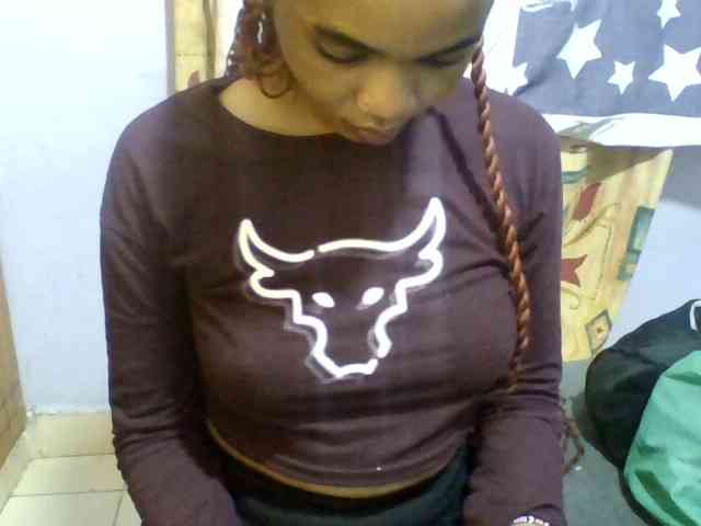 Pretty-lolah webcam