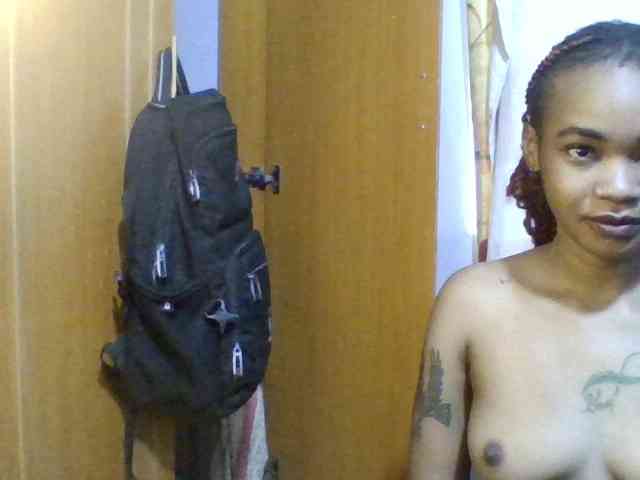 Pretty-lolah webcam