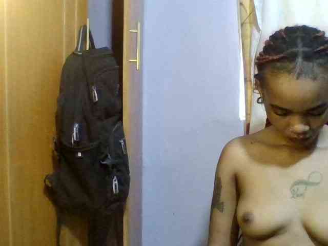 Pretty-lolah webcam