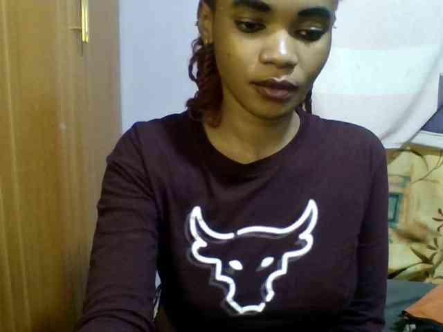 Pretty-lolah webcam