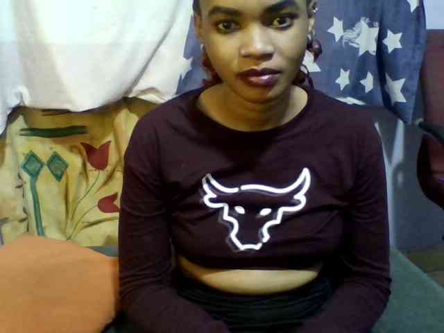 Pretty-lolah webcam