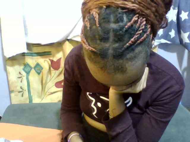 Pretty-lolah webcam