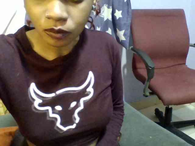 Pretty-lolah webcam