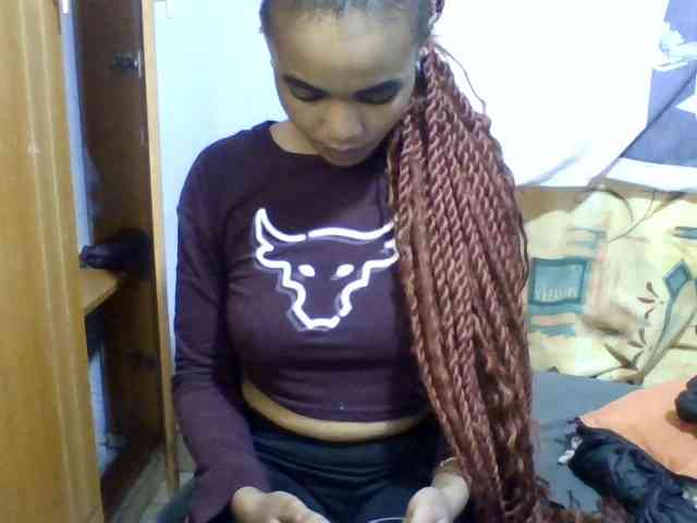 Pretty-lolah webcam