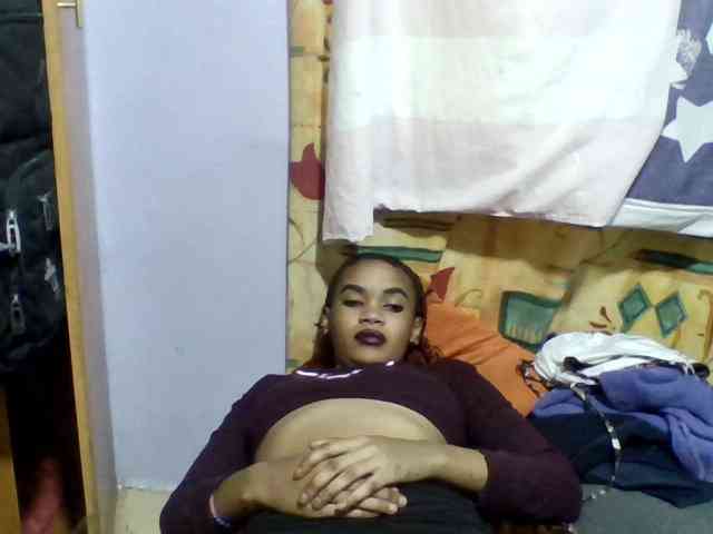 Pretty-lolah webcam