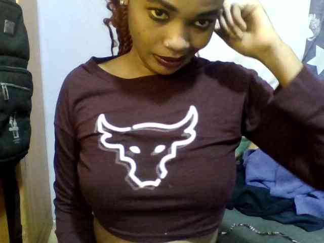 Pretty-lolah webcam