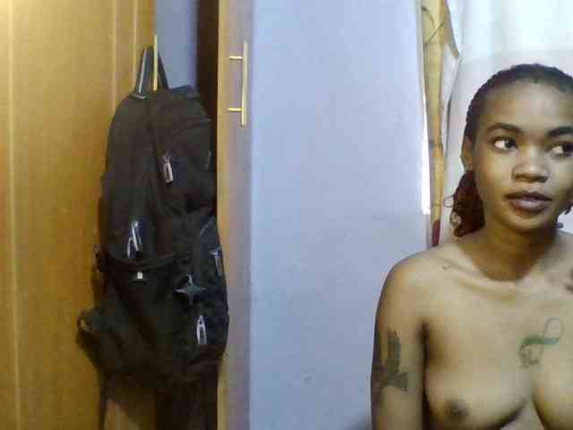 Pretty-lolah webcam
