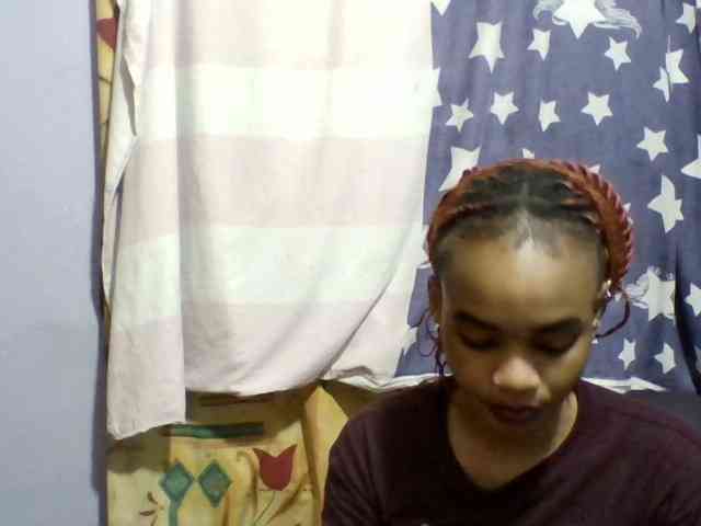 pretty-lolah's live room
