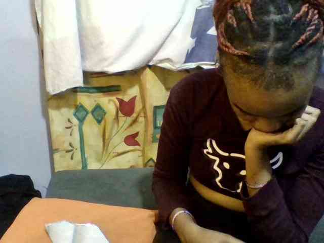 Pretty-lolah webcam