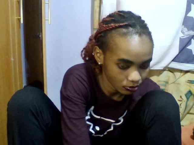 Pretty-lolah webcam
