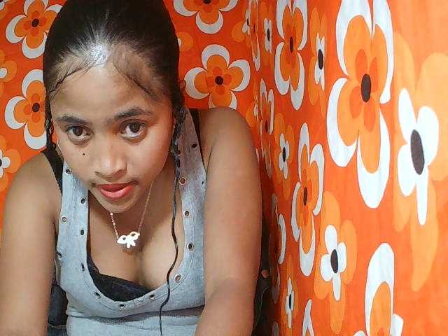 rovatiana live cam on BongaCams