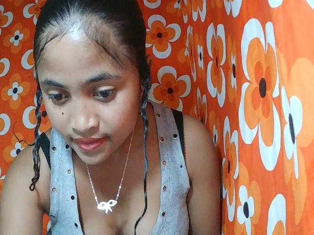 rovatiana live cam on BongaCams