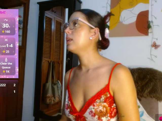 Scarlett22 live cam on BongaCams