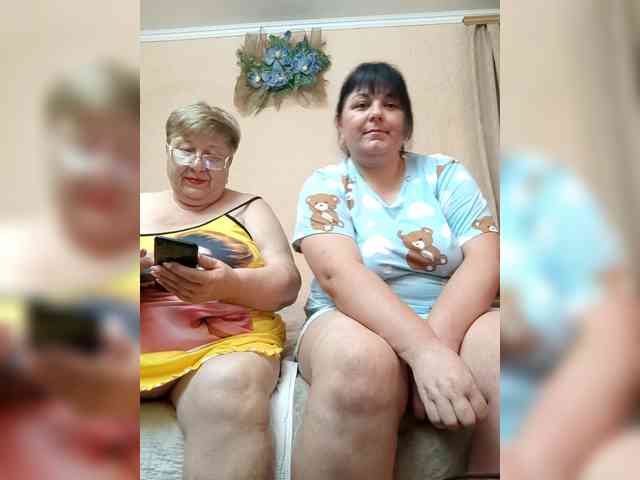 SweetLenaandNatalia webcam