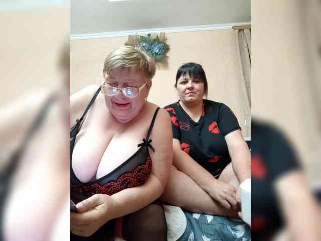 SweetLenaandNatalia webcam