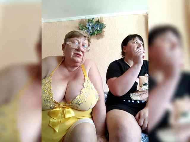 SweetLenaandNatalia webcam