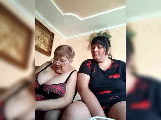sweetlenaandnatalia's live room