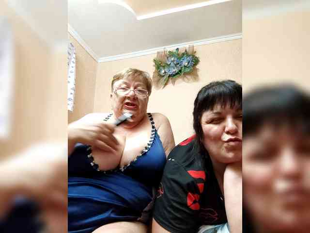 SweetLenaandNatalia webcam
